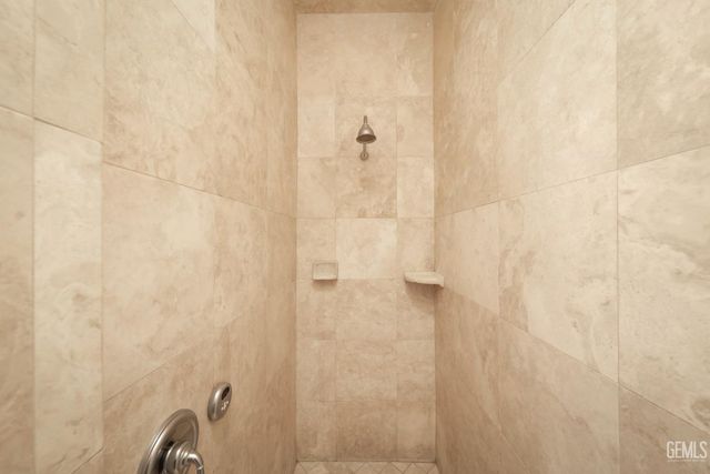 11902 Bedfordshire Drive, Bakersfield, CA 93311