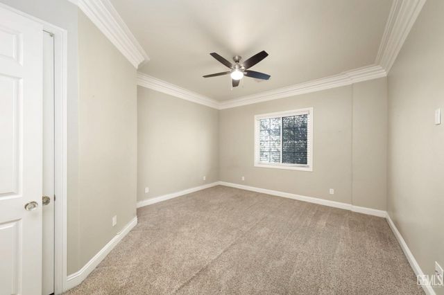 11902 Bedfordshire Drive, Bakersfield, CA 93311