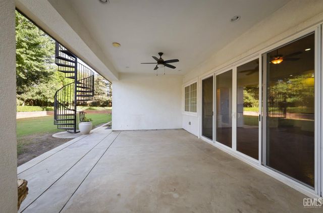 11902 Bedfordshire Drive, Bakersfield, CA 93311