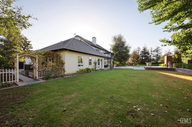 11902 Bedfordshire Drive, Bakersfield, CA 93311