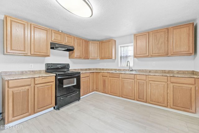 470 2nd Street, Chipley, FL 32428