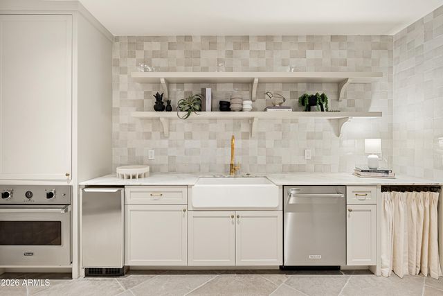 6201 N 20TH Street, Phoenix, AZ 85016