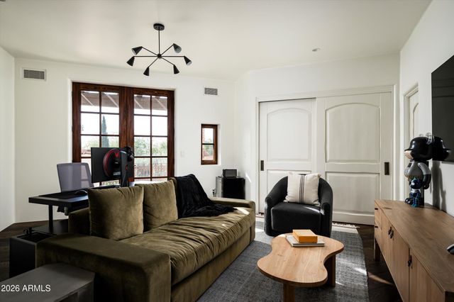 6201 N 20TH Street, Phoenix, AZ 85016