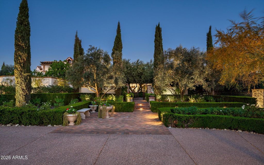 6201 N 20TH Street, Phoenix, AZ 85016