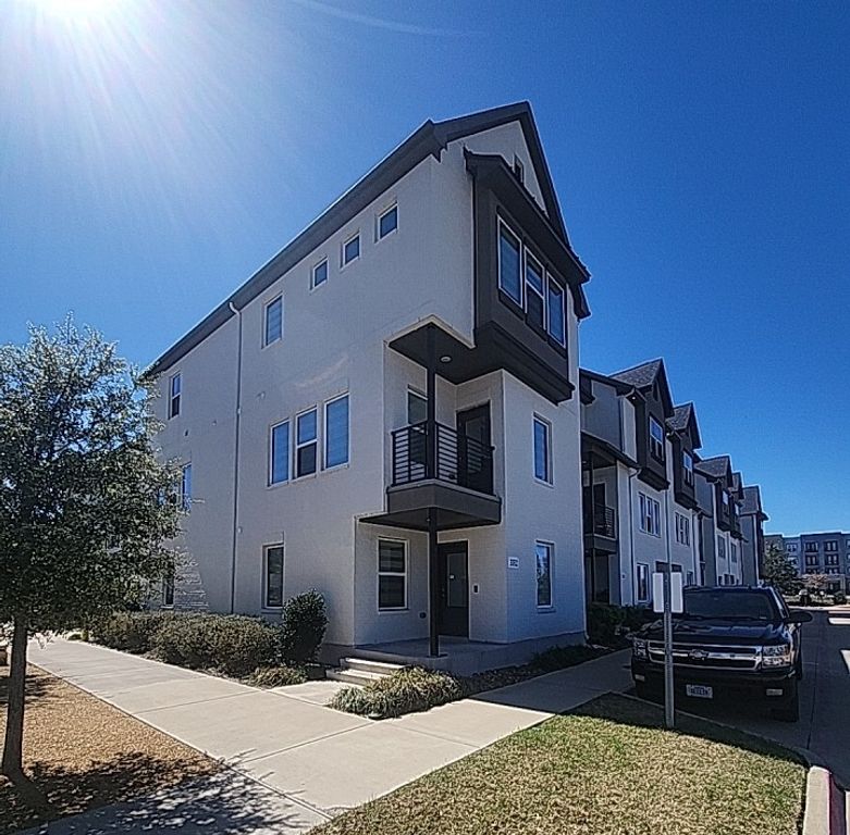 3332 Santee Street, Plano, TX 75074