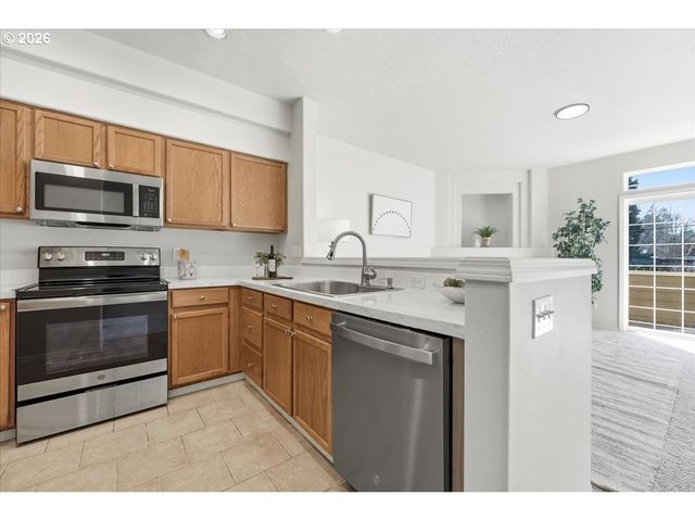 10321 Sw DENNEY Rd, Beaverton, OR 97008