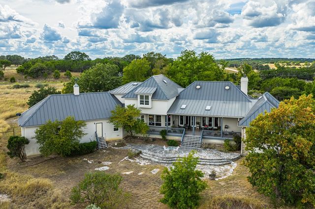 101 Crestline Dr, Kerrville, TX 78028