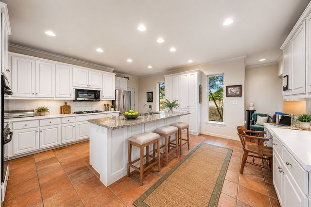 101 Crestline Dr, Kerrville, TX 78028