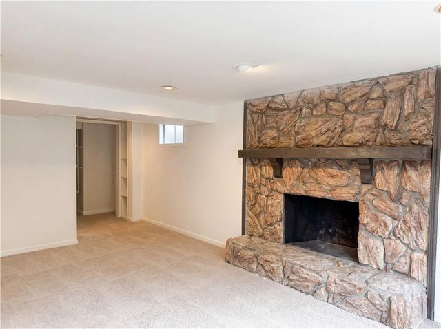 1913 Grant Circle, Blue Springs, MO 64014