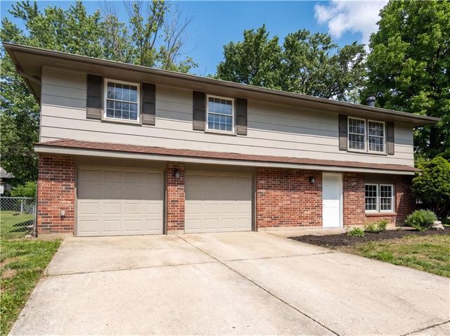 1913 Grant Circle, Blue Springs, MO 64014