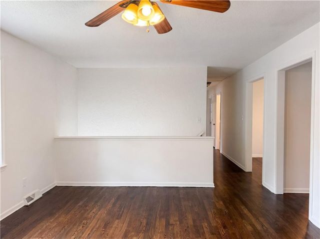 1913 Grant Circle, Blue Springs, MO 64014
