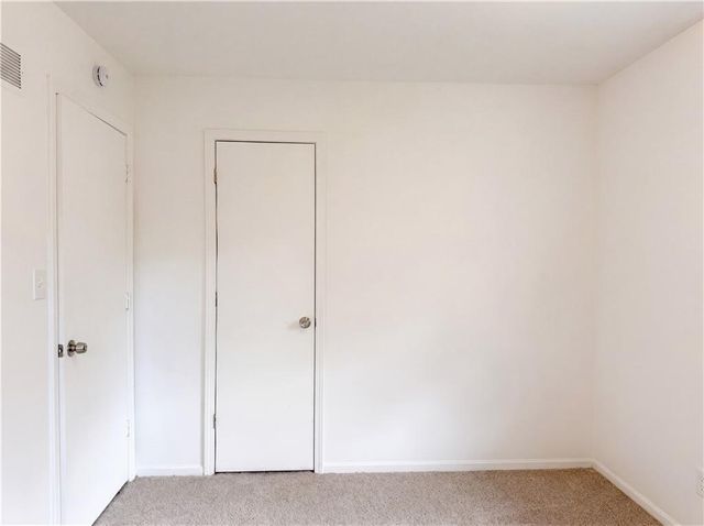 1913 Grant Circle, Blue Springs, MO 64014