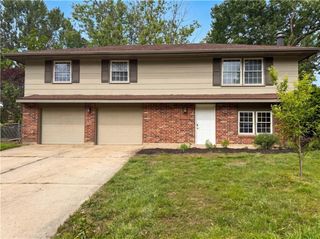 1913 Grant Circle, Blue Springs, MO 64014