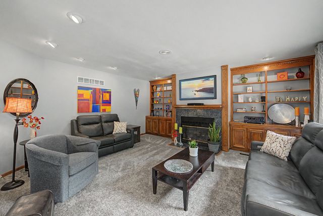 9618 Alpine Drive, Urbandale, IA 50322
