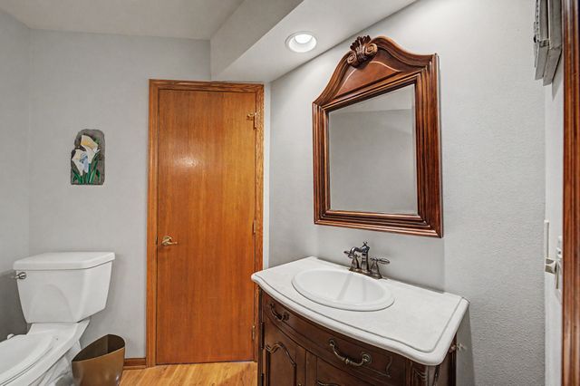 9618 Alpine Drive, Urbandale, IA 50322
