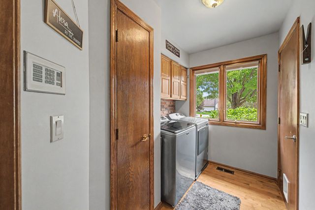 9618 Alpine Drive, Urbandale, IA 50322