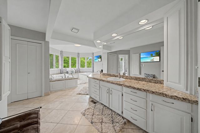 9618 Alpine Drive, Urbandale, IA 50322