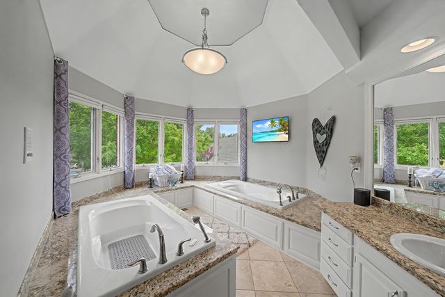 9618 Alpine Drive, Urbandale, IA 50322