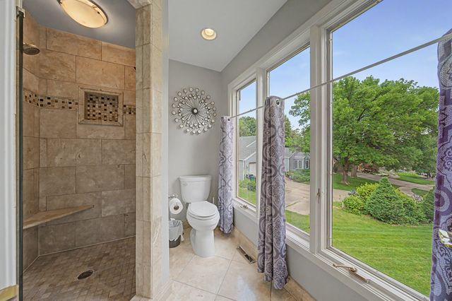 9618 Alpine Drive, Urbandale, IA 50322