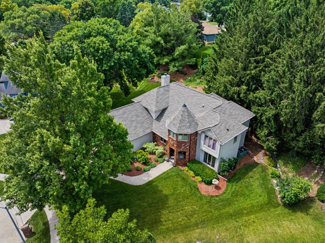 9618 Alpine Drive, Urbandale, IA 50322