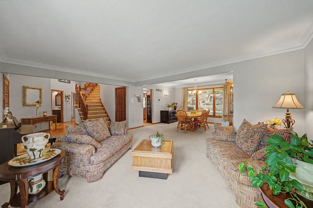 9618 Alpine Drive, Urbandale, IA 50322