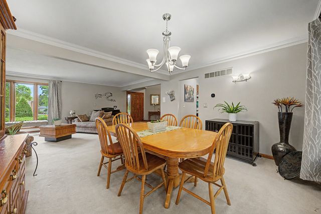 9618 Alpine Drive, Urbandale, IA 50322