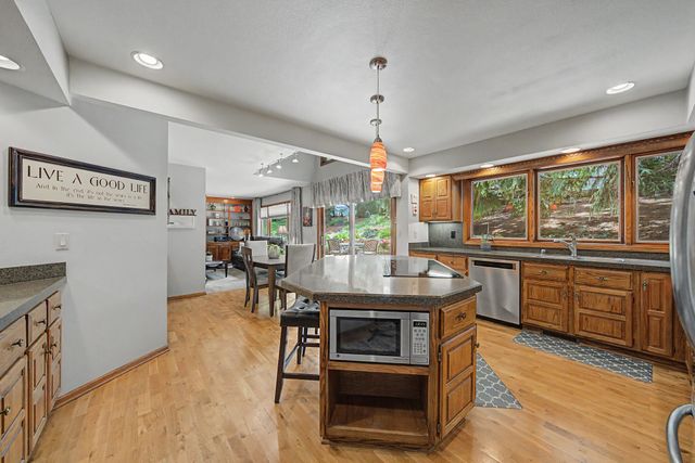 9618 Alpine Drive, Urbandale, IA 50322