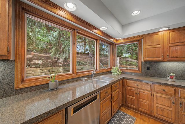 9618 Alpine Drive, Urbandale, IA 50322