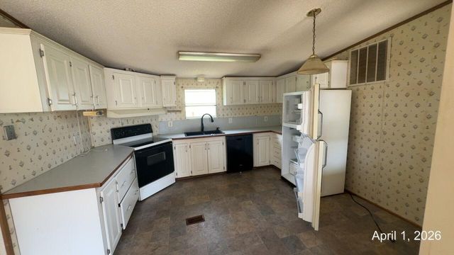 108 Cherokee LN, Thaxton, VA 24174