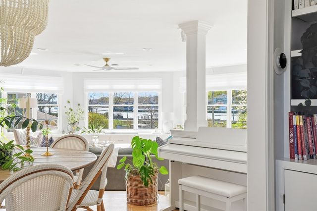 14 Stockbridge St, Cohasset, MA 02025