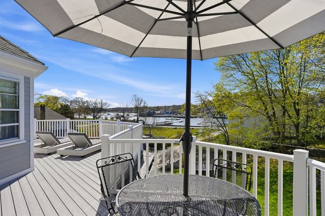 14 Stockbridge St, Cohasset, MA 02025