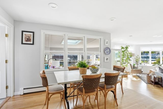 14 Stockbridge St, Cohasset, MA 02025
