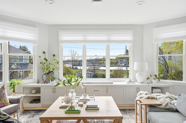 14 Stockbridge St, Cohasset, MA 02025