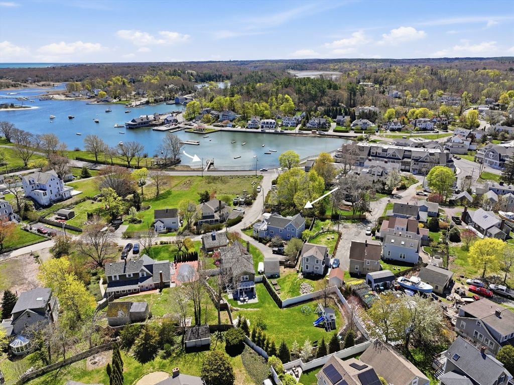 14 Stockbridge St, Cohasset, MA 02025