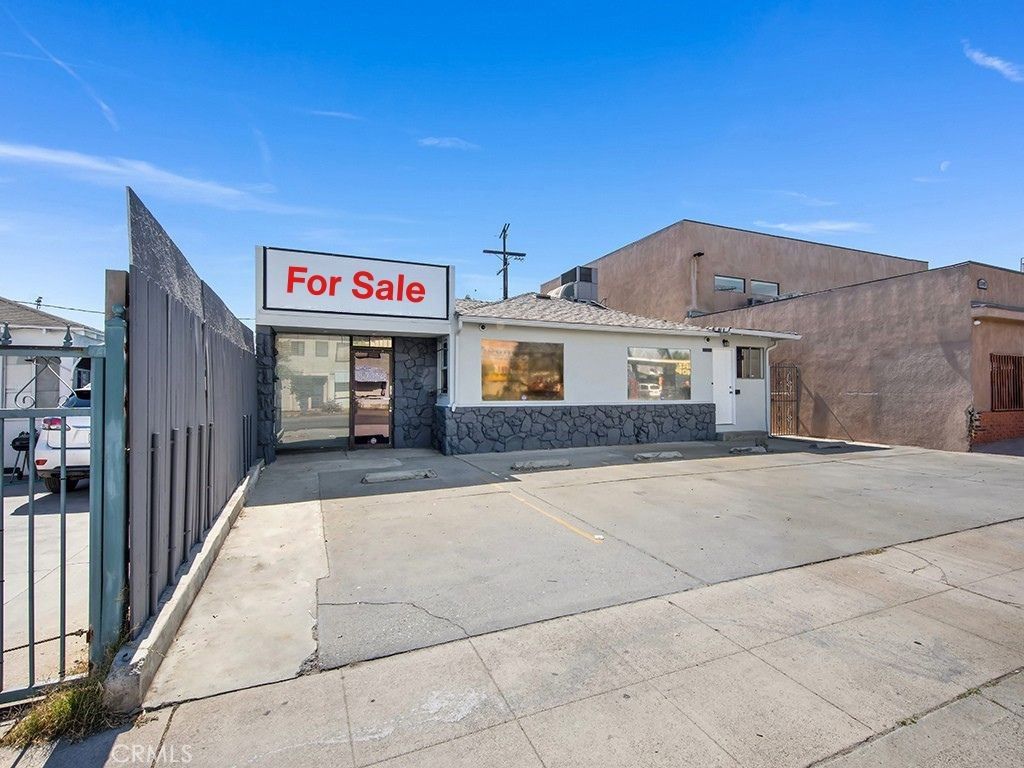 6045 Vineland Avenue, North Hollywood, CA 91606 — exterior