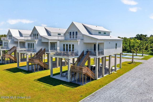126 5th Avenue, Pass Christian, MS 39571