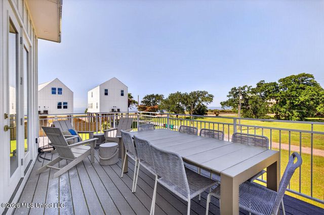 126 5th Avenue, Pass Christian, MS 39571