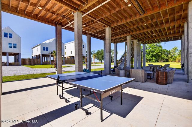 126 5th Avenue, Pass Christian, MS 39571