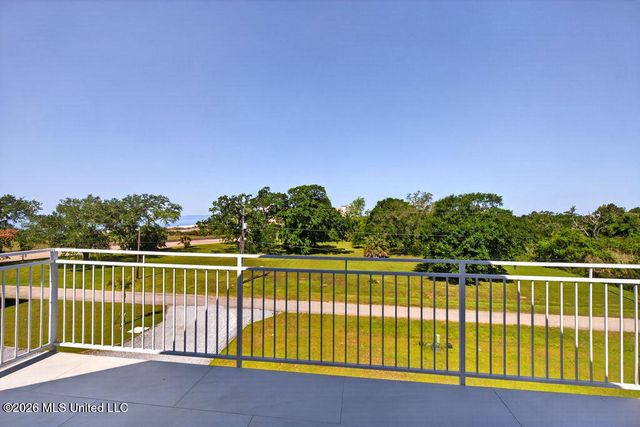 126 5th Avenue, Pass Christian, MS 39571