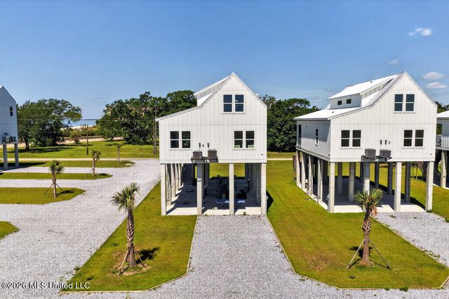 126 5th Avenue, Pass Christian, MS 39571