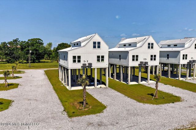 126 5th Avenue, Pass Christian, MS 39571