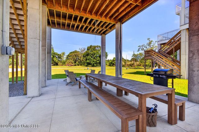 126 5th Avenue, Pass Christian, MS 39571