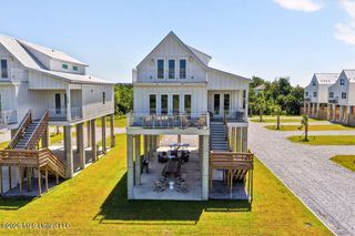 126 5th Avenue, Pass Christian, MS 39571