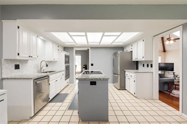 8105 Harvest Hills South Boulevard, Oklahoma City, OK 73132