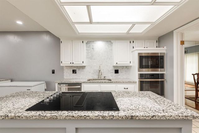 8105 Harvest Hills South Boulevard, Oklahoma City, OK 73132