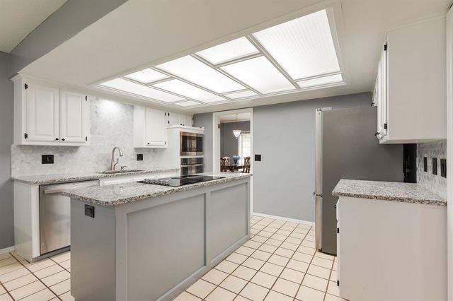 8105 Harvest Hills South Boulevard, Oklahoma City, OK 73132