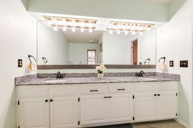 8105 Harvest Hills South Boulevard, Oklahoma City, OK 73132