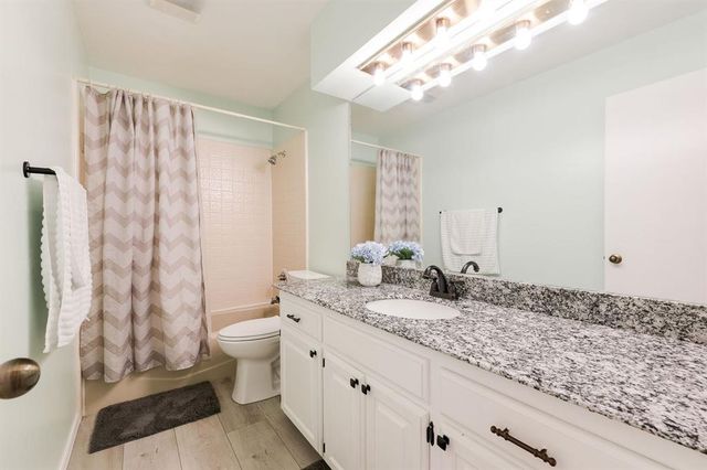 8105 Harvest Hills South Boulevard, Oklahoma City, OK 73132