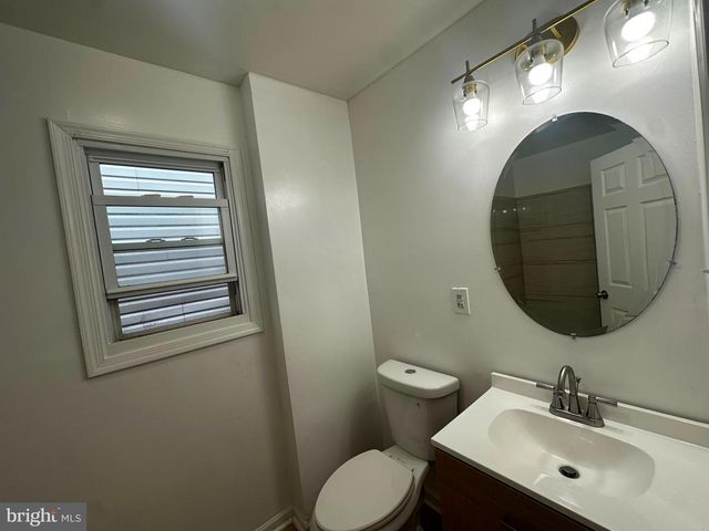 1813 N GRATZ ST, Philadelphia, PA 19121