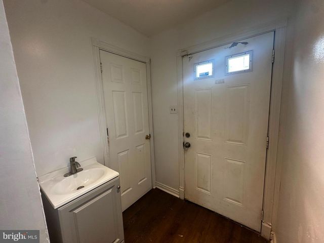 1813 N GRATZ ST, Philadelphia, PA 19121